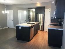 3 Bedroom Townhouse for Rent in Sylvan Lake w/ Garage! - Photo 7