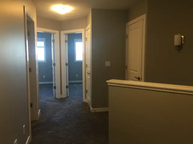 3 Bedroom Townhouse for Rent in Sylvan Lake w/ Garage! - Photo 8