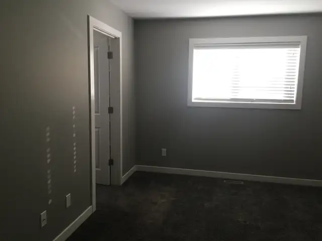 3 Bedroom Townhouse for Rent in Sylvan Lake w/ Garage! - Photo 10