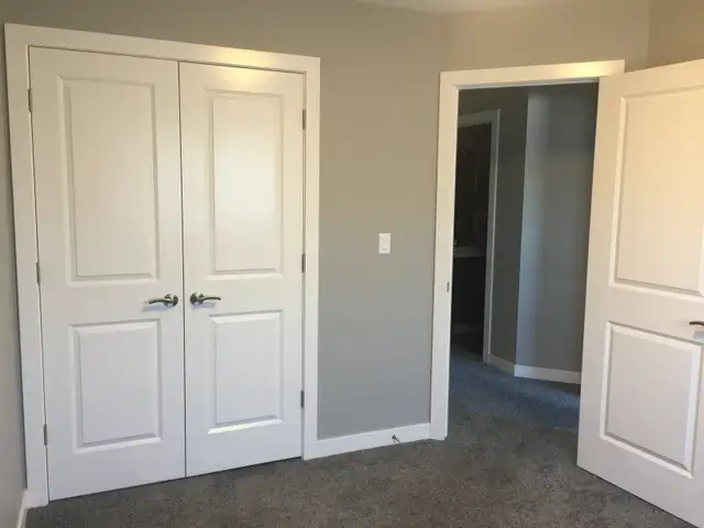 3 Bedroom Townhouse for Rent in Sylvan Lake w/ Garage! - Photo 11