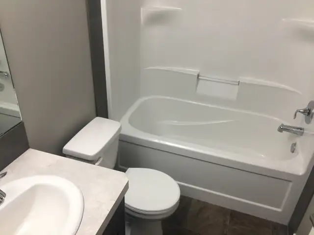 3 Bedroom Townhouse for Rent in Sylvan Lake w/ Garage! - Photo 15