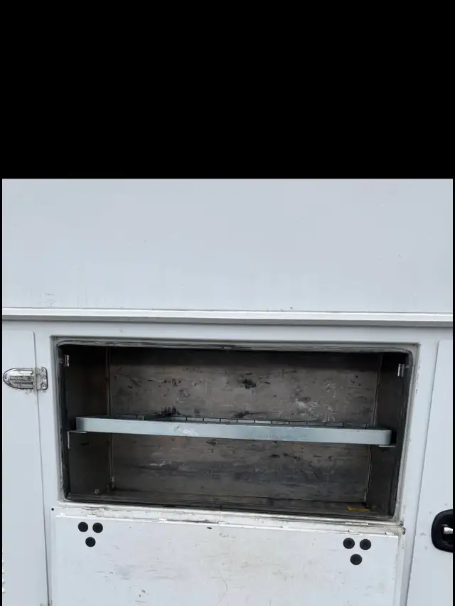 2017 Ford F-350 Service Truck - Photo 5