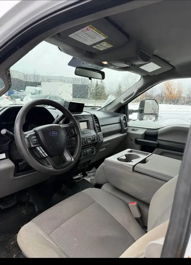 2017 Ford F-350 Service Truck - Photo 8