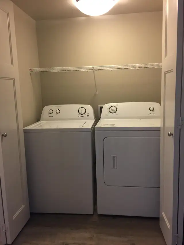 Gorgeous Basement Suite in Vanier East! 2 bed, 1 bath - Photo 11