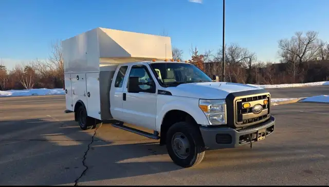 2016 Ford Super Duty F-350 DRW - Photo 2