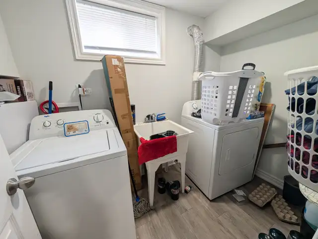 38 Chalmers St, St. Catharines - 1 Bedroom Lower Unit - Photo 11
