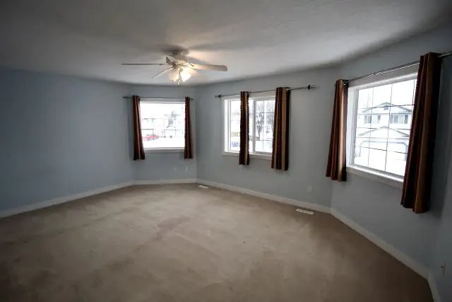 Kiniski Gardens 3 Bed 2 Bath Dbl Garage Home For Rent Edmonton - Photo 3