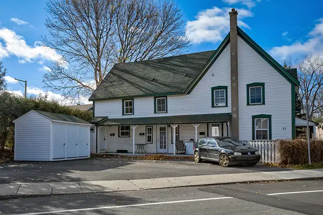 Charming 2-Bedroom Apartment for Rent – 21 Eardley, Aylmer