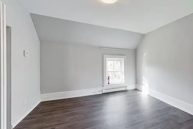 Charming 2-Bedroom Apartment for Rent – 21 Eardley, Aylmer - Photo 3