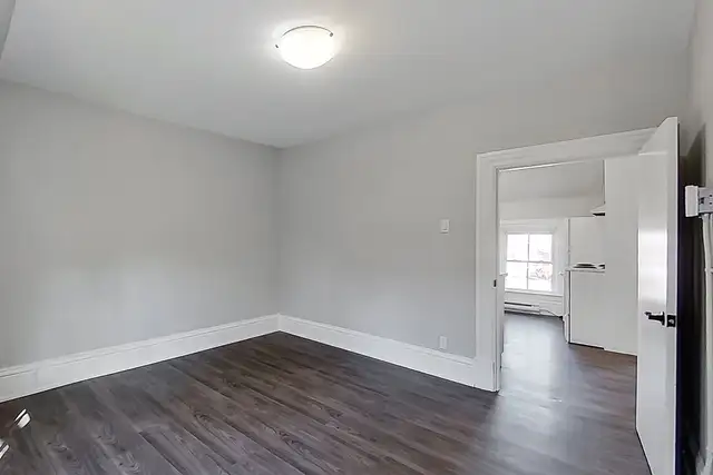 Charming 2-Bedroom Apartment for Rent – 21 Eardley, Aylmer - Photo 6