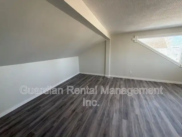 Upper-Level 1 Bed, 1 Bath Unit - 1 Nugent St. - $1800/month - Photo 2