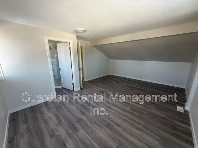 Upper-Level 1 Bed, 1 Bath Unit - 1 Nugent St. - $1800/month - Photo 3