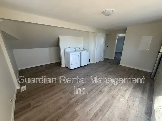 Upper-Level 1 Bed, 1 Bath Unit - 1 Nugent St. - $1800/month - Photo 4