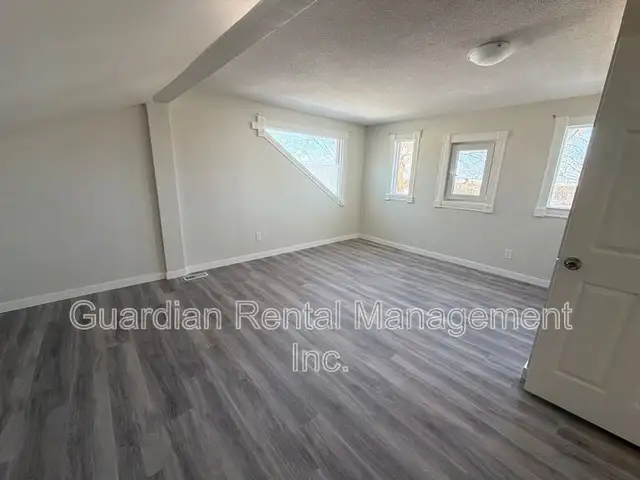 Upper-Level 1 Bed, 1 Bath Unit - 1 Nugent St. - $1800/month - Photo 5