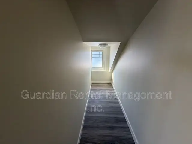 Upper-Level 1 Bed, 1 Bath Unit - 1 Nugent St. - $1800/month - Photo 8