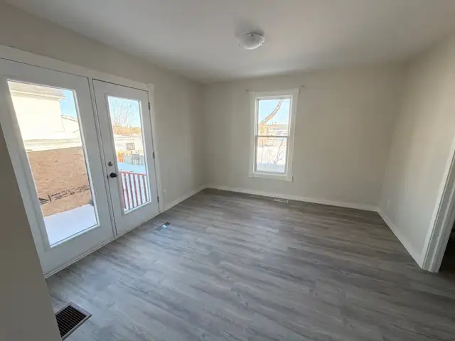 UNIT C – 1 NUGENT ST (BACHELOR SUITE) - Photo 3