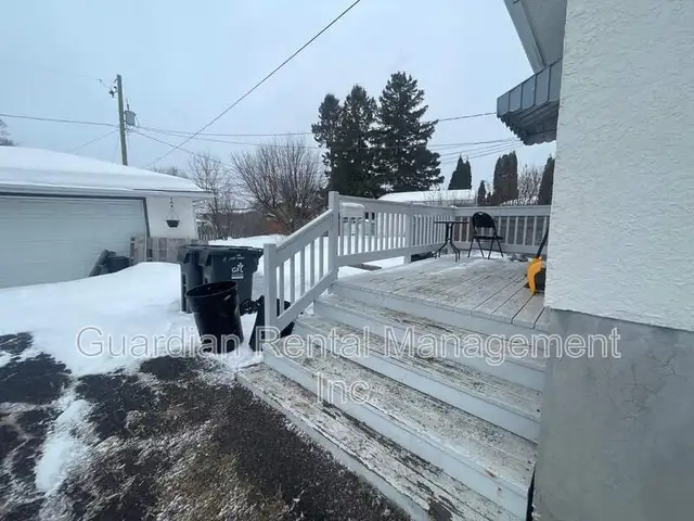 2 Bedroom, 1 Bath Lower-Level Unit – 2606 Woodlawn Ave – $1,900/ - Photo 9