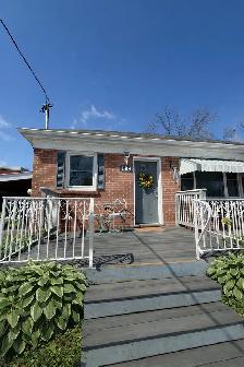 All-Inclusive 3 Bedroom w/ Internet, Yard & Parking – North End