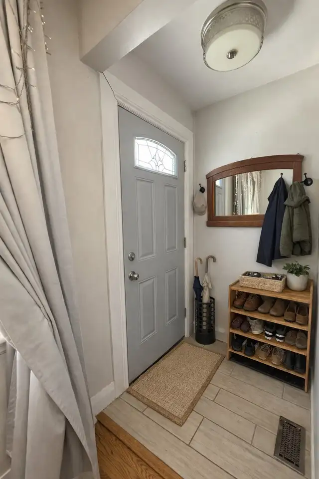 All-Inclusive 3 Bedroom w/ Internet, Yard & Parking – North End - Photo 3