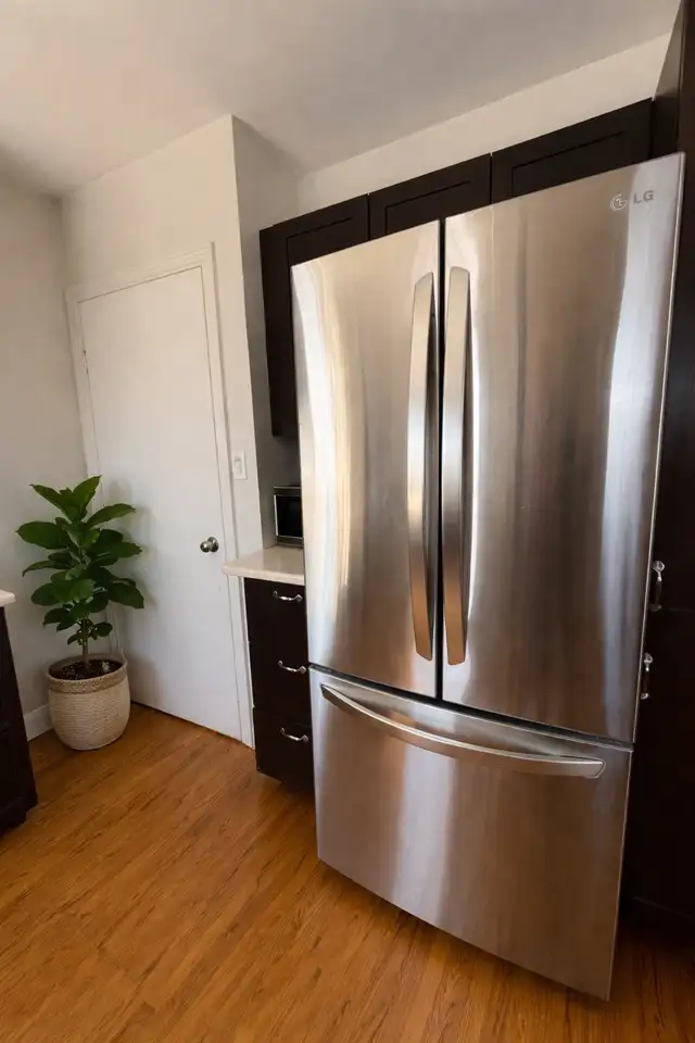 All-Inclusive 3 Bedroom w/ Internet, Yard & Parking – North End - Photo 9