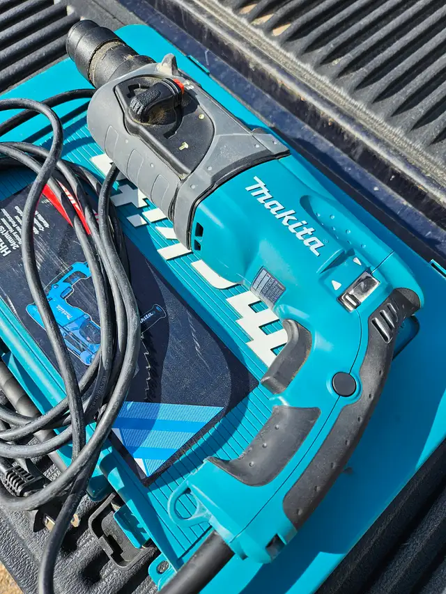 Makita hammer drill, like new, $ 200 - Photo 2