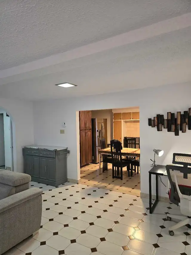 4 1/2 Semi-basement apartment for rent H1E 2R5 Montréal