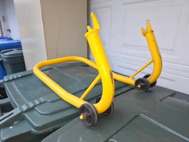 Active Products Rear Motorcycle Racing Stand For Spools Yellow