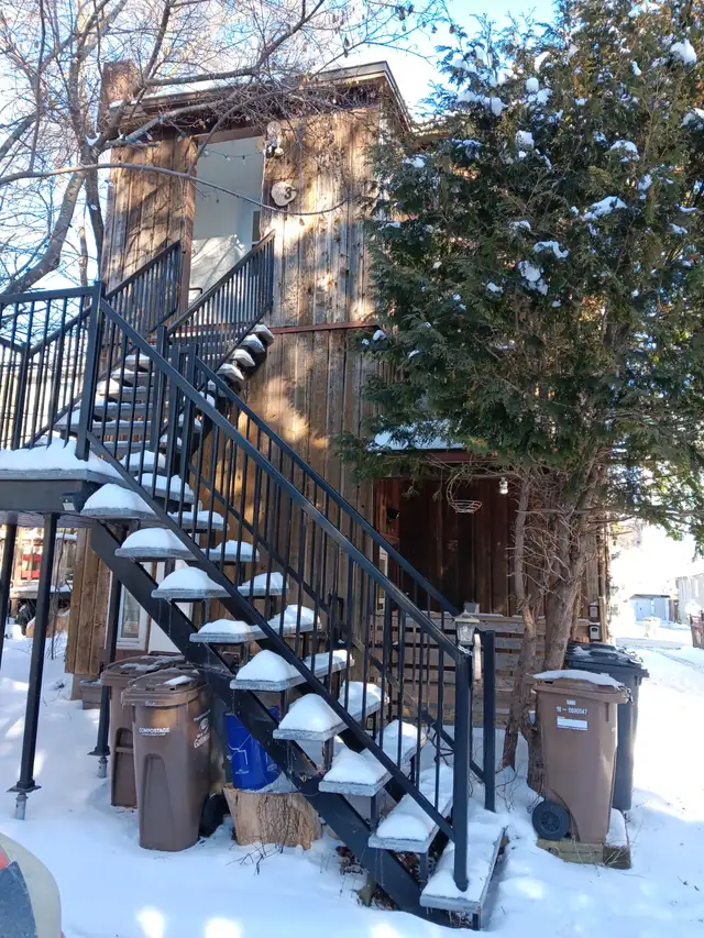 Charming 2-bd Apt - Top Floor - 6 Appliances Incl - Photo 2