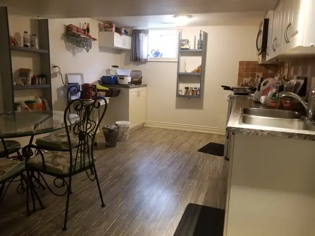 EXTREMELY BEAUTIFUL LARGE ROOM IN A WELCOME NEW HOUSE - Photo 5