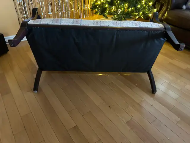 Antique Settee - Photo 3