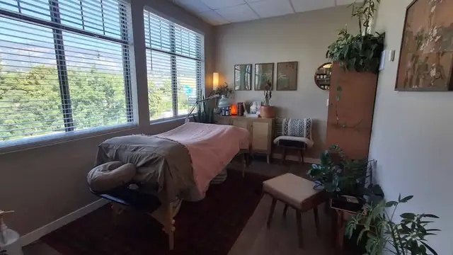 West Kelowna Health Clinic - Office Room Rental - Photo 2