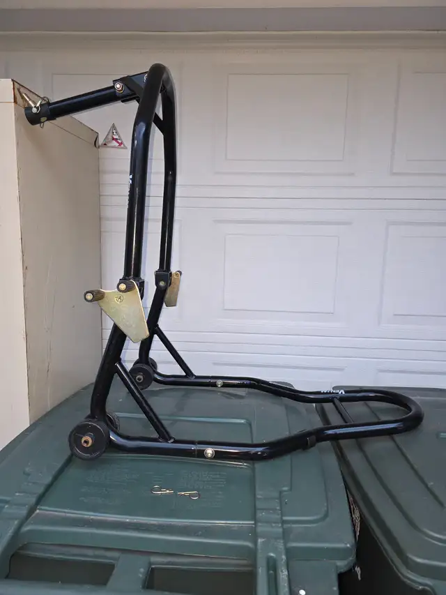 Venom Front Motorcycle Racing Stand W Under The Forks Attachment