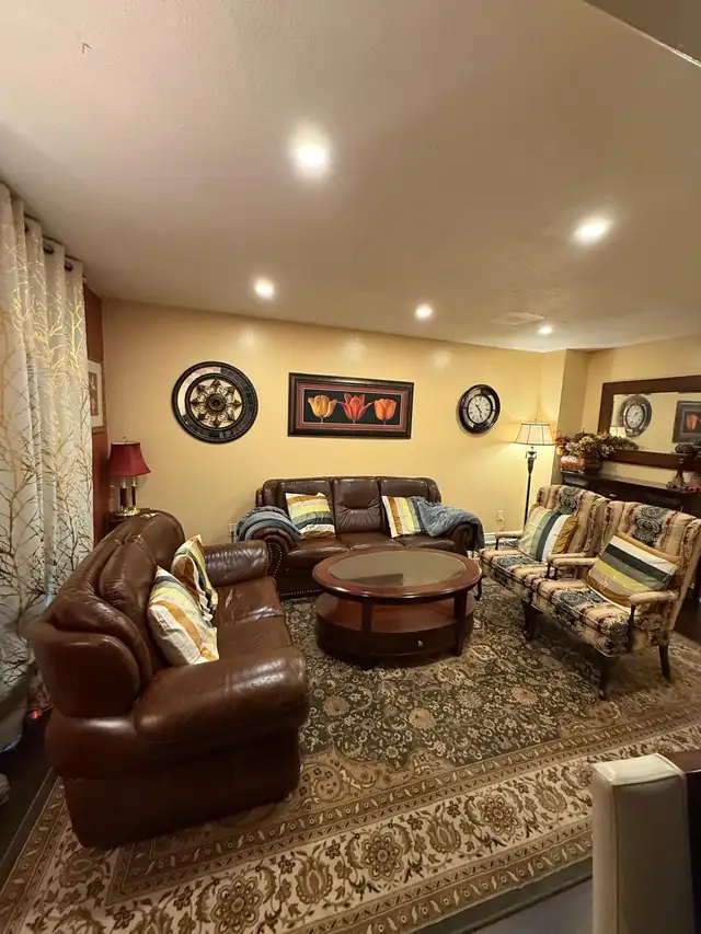 ROOM FOR RENT - Photo 2