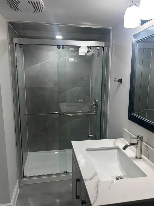 3 Bedrooms plus 2 Washrooms New Legal  Basement - Photo 2