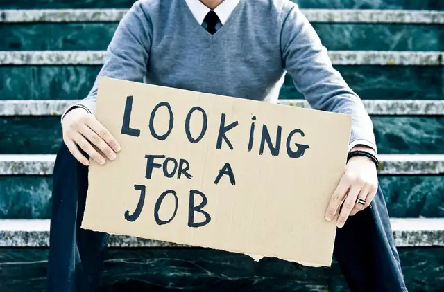 urgently looking for a job