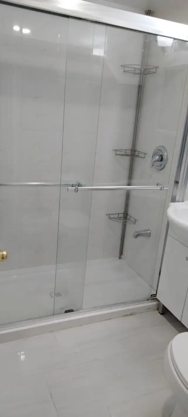 SHARING/PRIVATE ROOM ,MAIN FLOOR AVALABLE NOW/May 01 - Photo 10