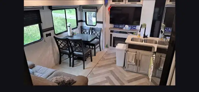 2024 Zinger Trailer in Bailey's Bay - Photo 2