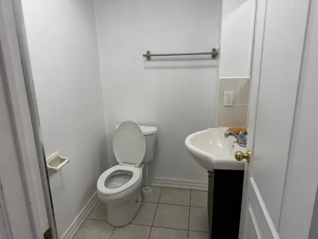 rooms for rent at York University village - Photo 3