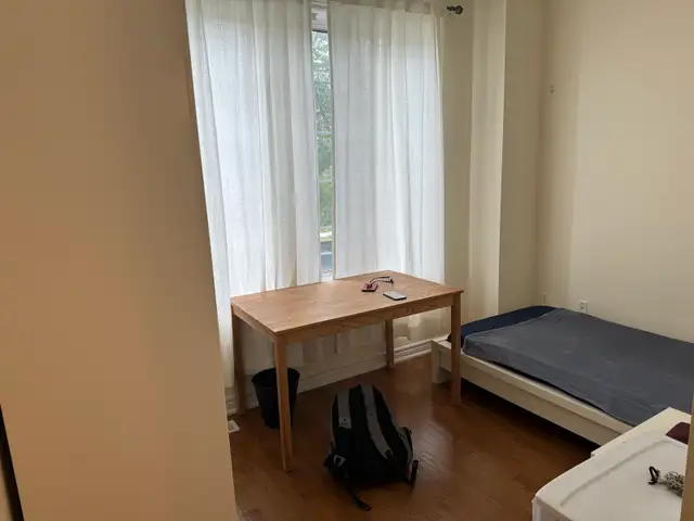 rooms for rent at York University village - Photo 5