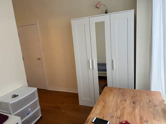 rooms for rent at York University village - Photo 6