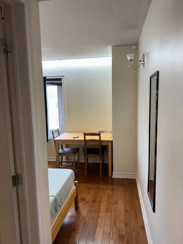 rooms for rent at York University village - Photo 9