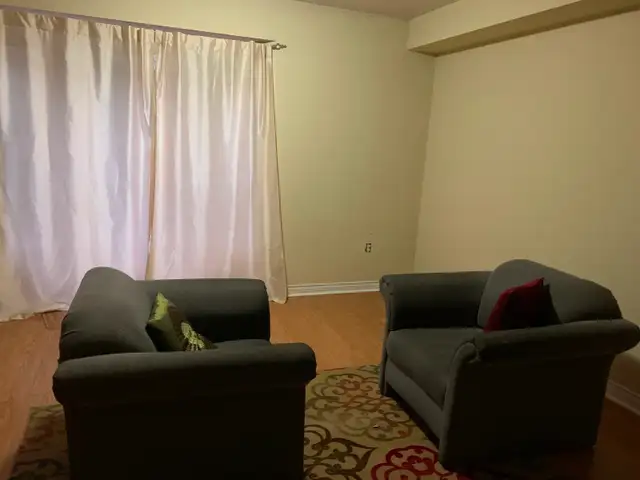 Spacious bedroom available from  May 1st . - Photo 5