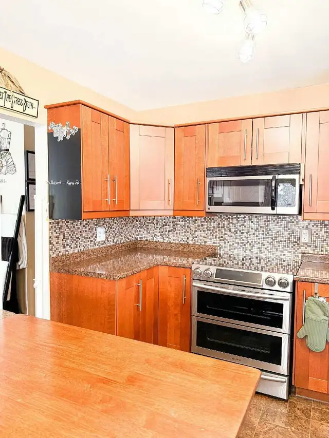 House for Sale - Open House Saturday 2-4pm - Photo 4