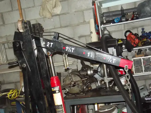 2 TON ENGINE HOIST - Photo 2