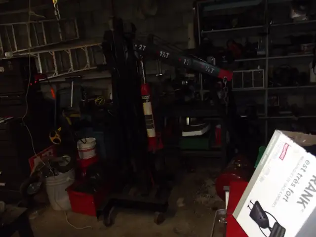 2 TON ENGINE HOIST - Photo 3