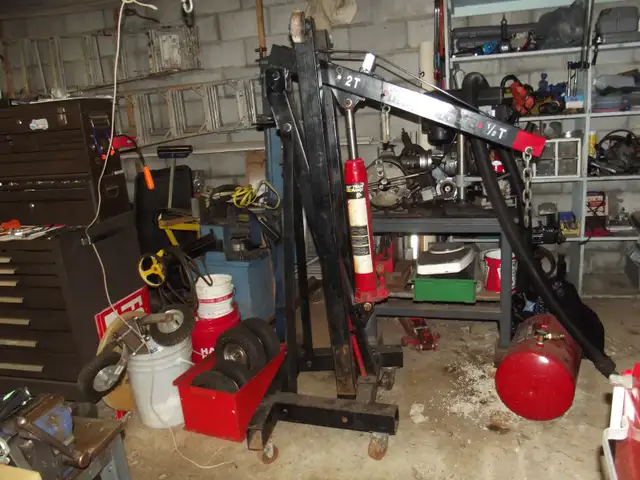 2 TON ENGINE HOIST - Photo 4