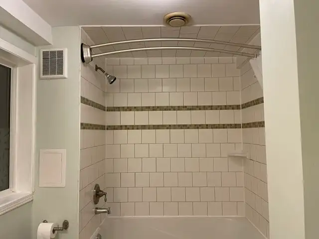 Newmarket Seperate entrance walkout basement for rent - Photo 7