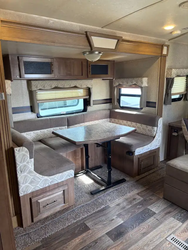 ESTATE SALE - Photo 5