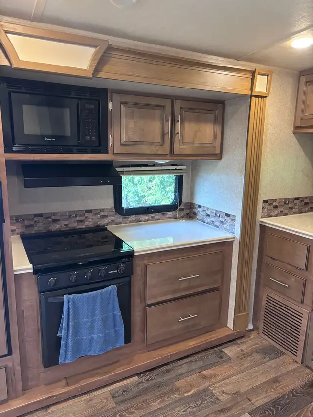 ESTATE SALE - Photo 9