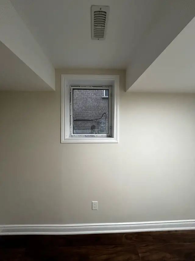 Basement for rent - Photo 6